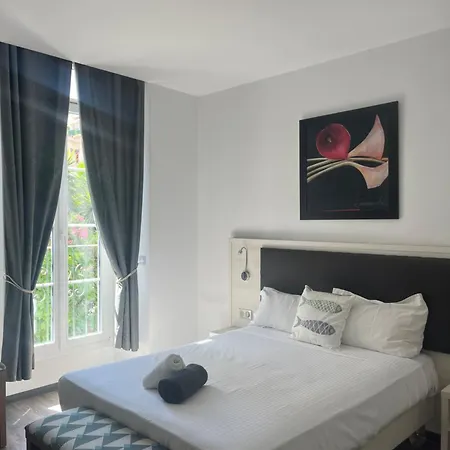 Отель Flots D'azur Promenade Des 3*