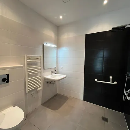 Flots D'azur Promenade Des Otel 3*